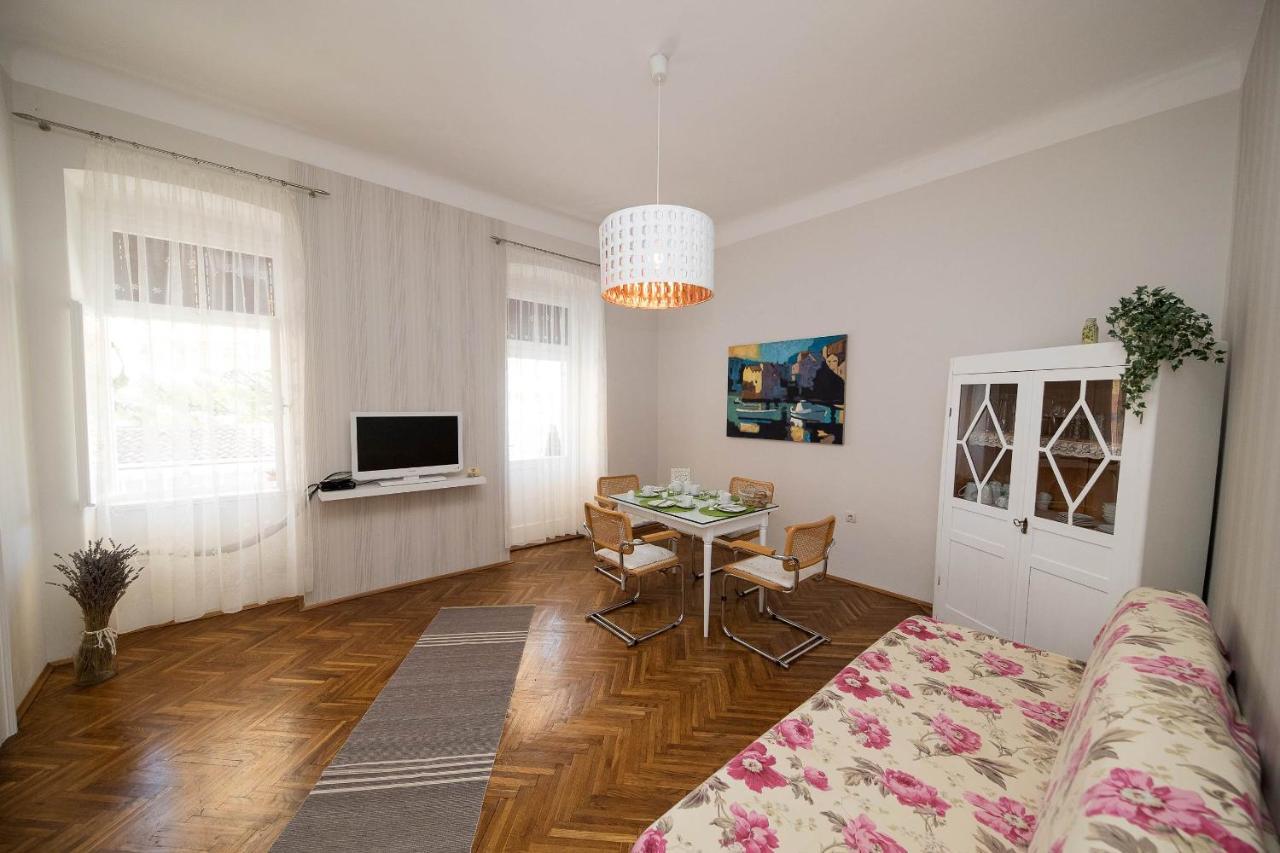 Apartmani Marion Crikvenica Eksteriør billede