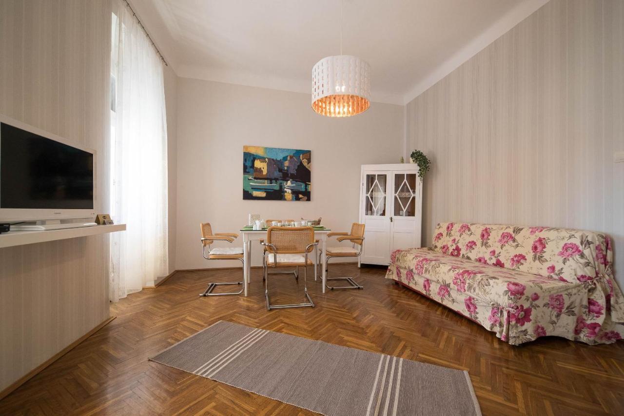 Apartmani Marion Crikvenica Eksteriør billede